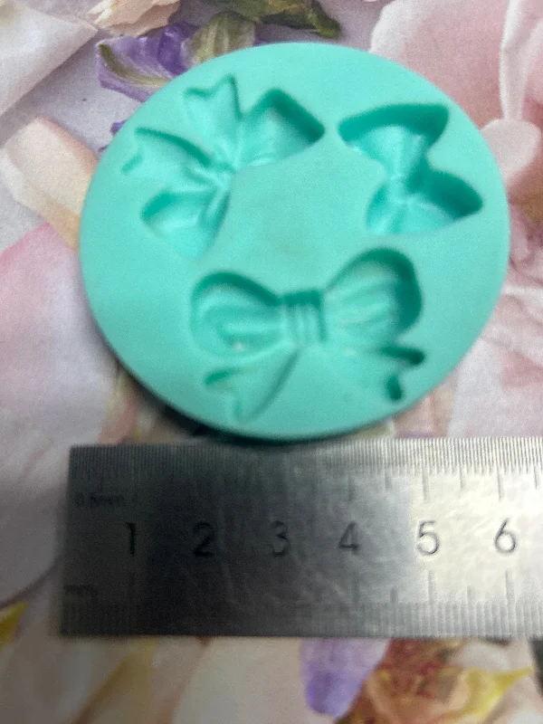 PRE LOVED Silicone Mould Bow